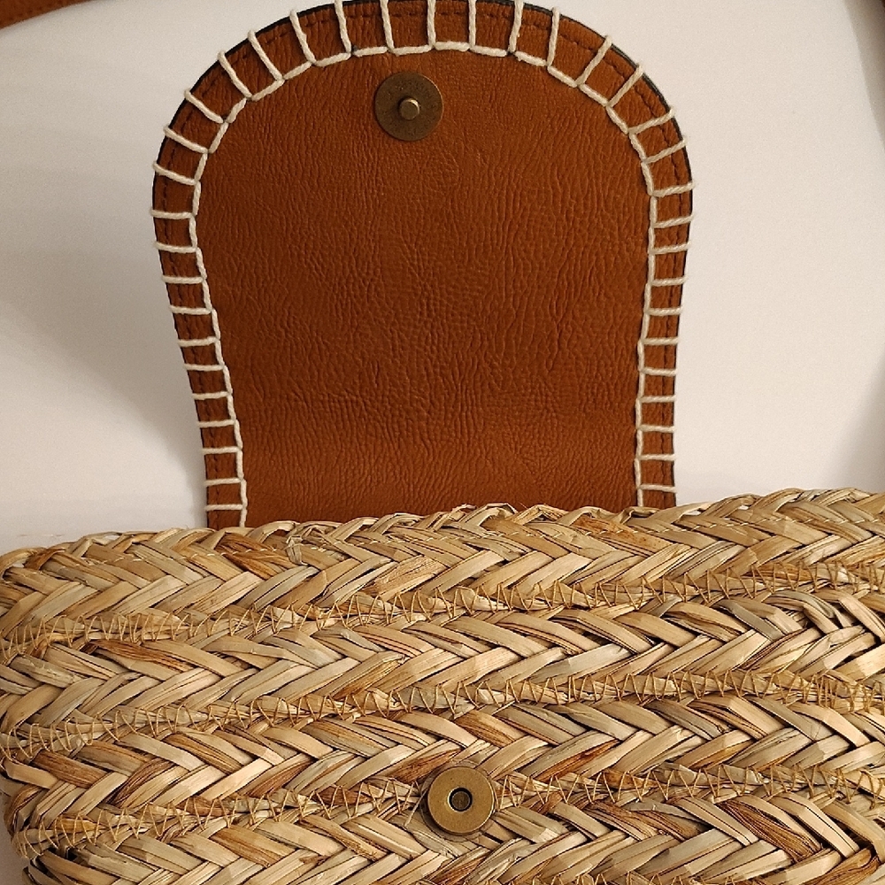 Universal Thread Tan and Brown Woven Crossbody Bag MBCS - Picture 10 of 13